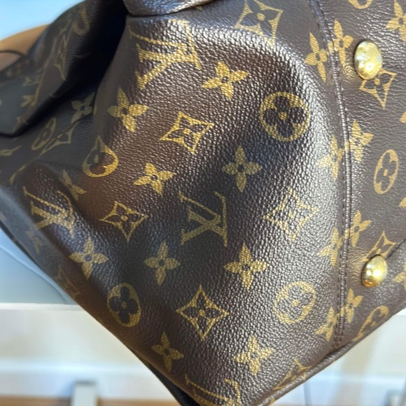 Louis Vuitton Artsy Bag. Great condition. Authentic - Picture 6 of 9